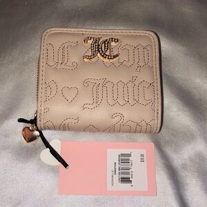 Juicy Couture Sandstone Lovely Girl Small ZA Bifold Wallet Faux Pearl Logo NWT